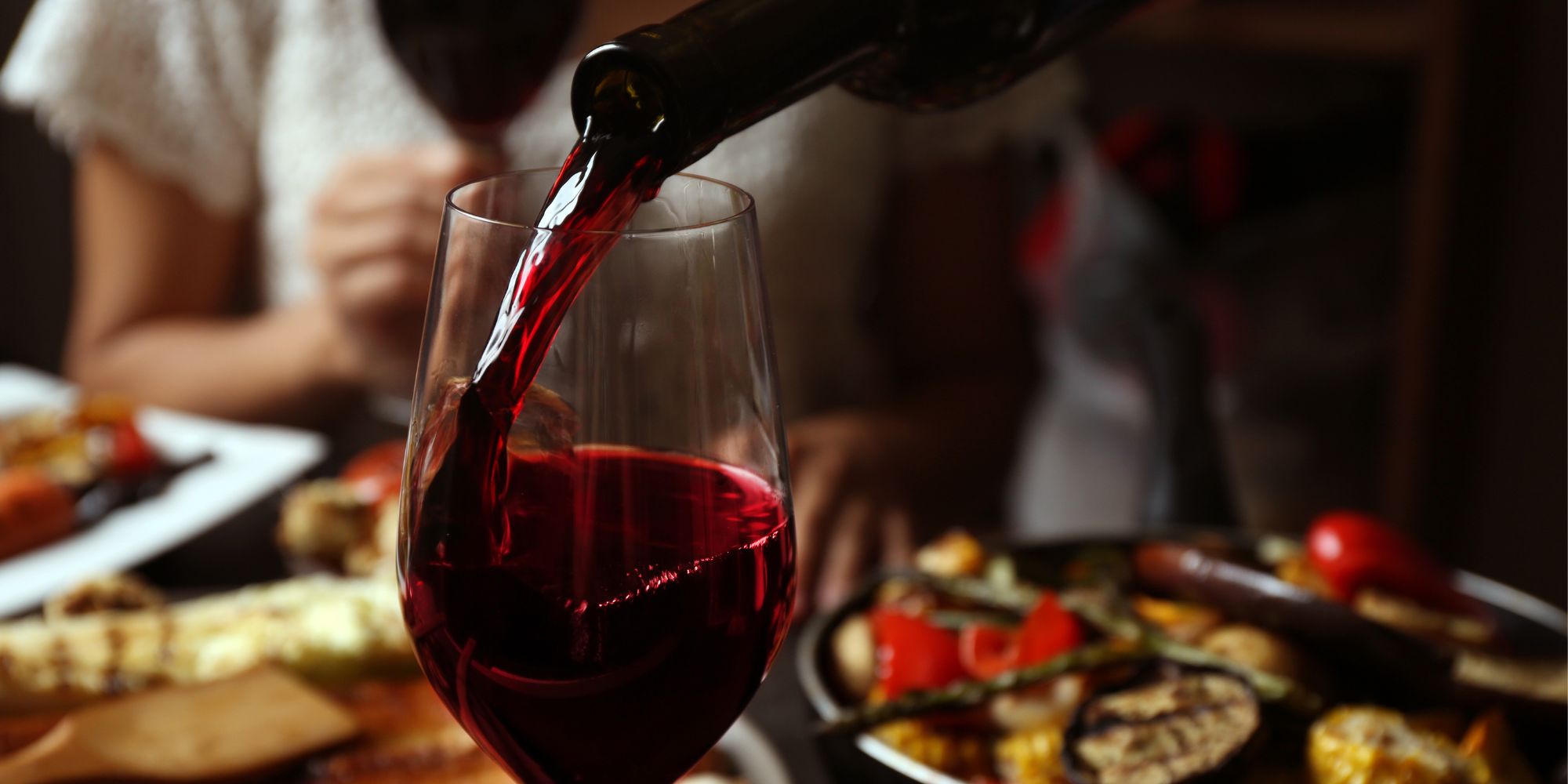 Gott rött vin, vad är de vanligaste myterna om den ädla drycken?
