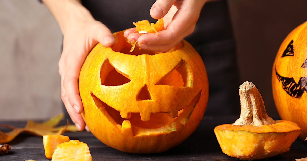 Gör din egen pumpalykta till halloween – med rätt verktyg